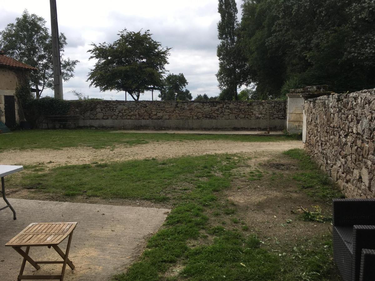 Ferme Gite Equestre En Charente Confolens Εξωτερικό φωτογραφία