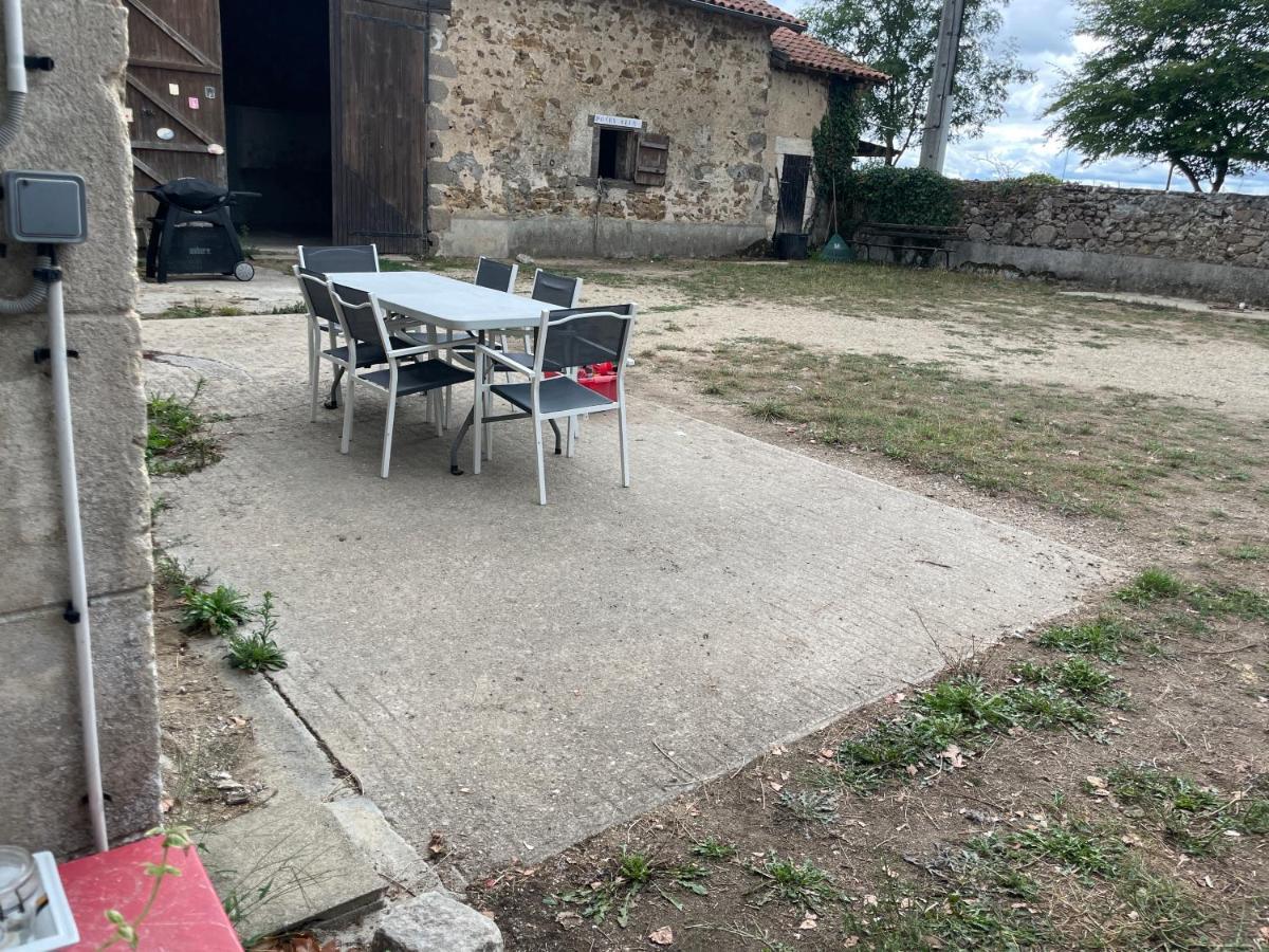 Ferme Gite Equestre En Charente Confolens Εξωτερικό φωτογραφία