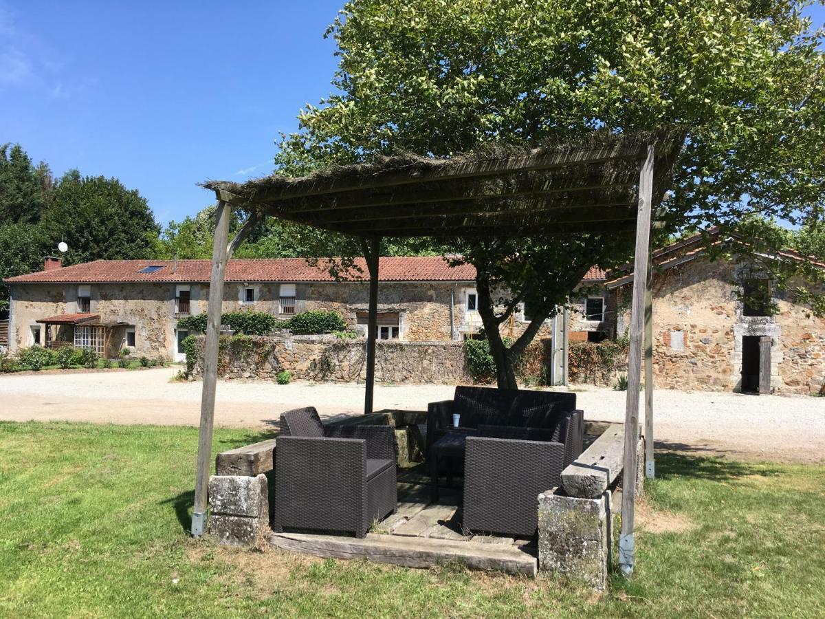 Ferme Gite Equestre En Charente Confolens Εξωτερικό φωτογραφία